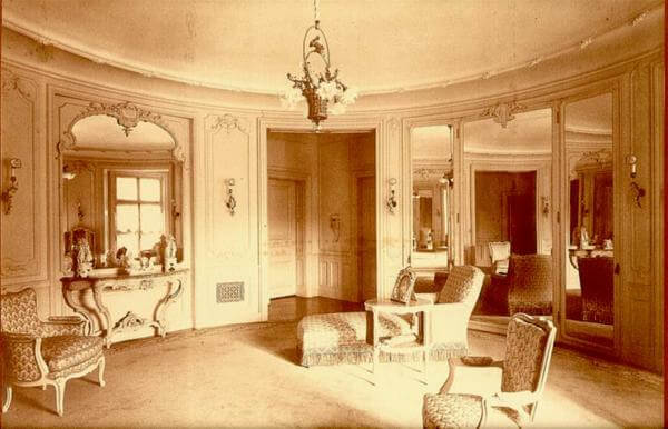 Photo shows Leonie Guggenheim's private sitting room